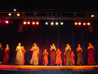 Las integrantes del Ballet Andalucía representando al CeCABA