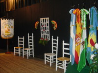Decoración del escenario principal del CeCABA por el Día de Andalucía