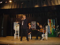 José Antonio García, recitando un poema en alusión al Día de Andalucía